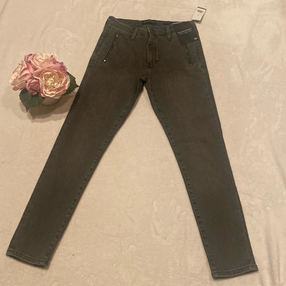 BANANA REPUBLIC NWT Mid Rise Skinny Ankle Size 26 Light Black Jeans